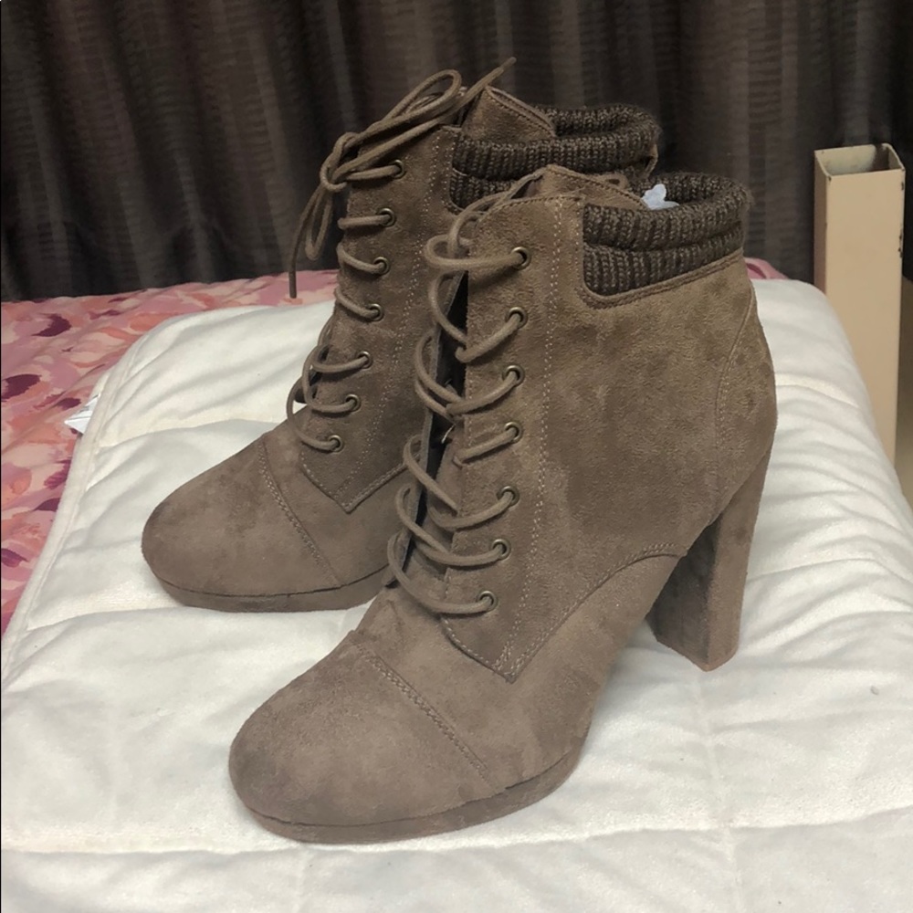 Brown high healed boots